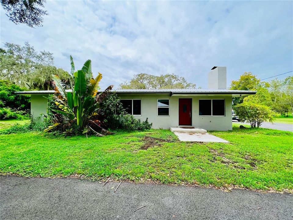 Recently Sold: $575,000 (3 beds, 2 baths, 2182 Square Feet)