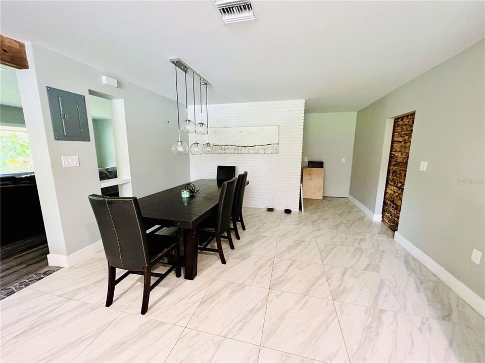 Recently Sold: $575,000 (3 beds, 2 baths, 2182 Square Feet)