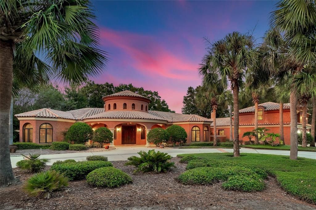 Recently Sold: $2,199,900 (4 beds, 3 baths, 5602 Square Feet)