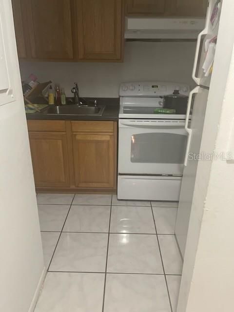 For Sale: $80,000 (1 beds, 1 baths, 808 Square Feet)