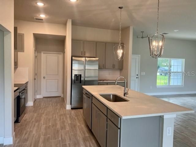 Recently Sold: $339,000 (3 beds, 2 baths, 1721 Square Feet)