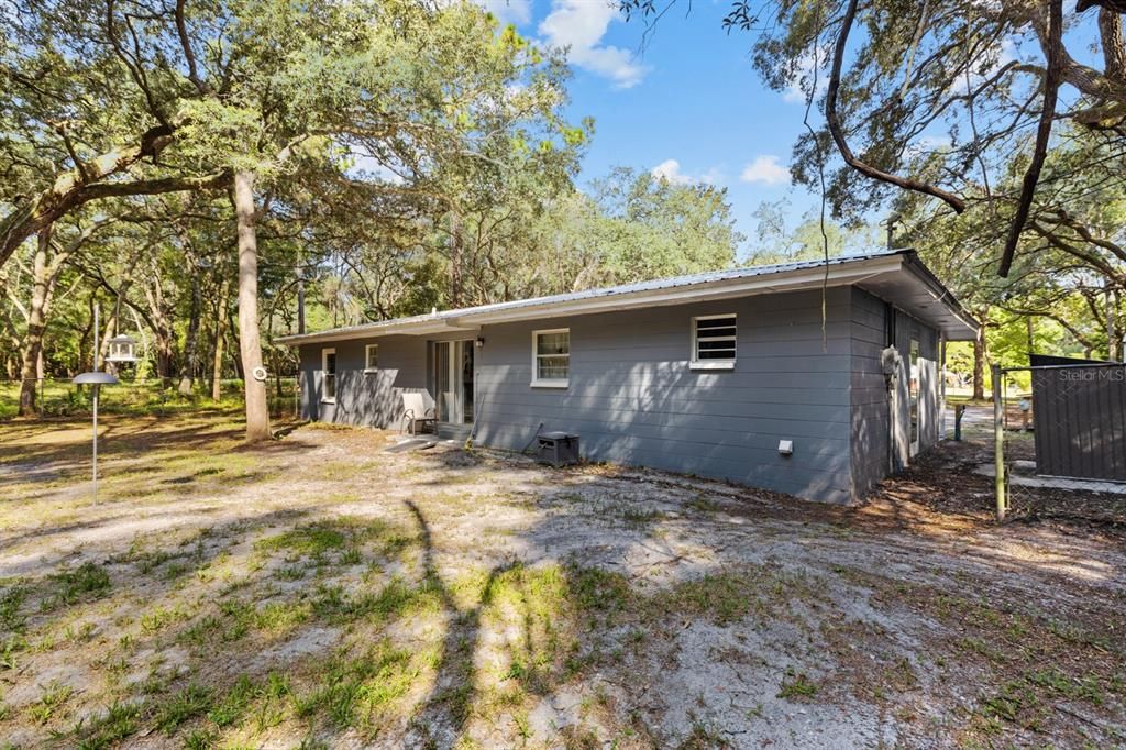 Recently Sold: $189,900 (3 beds, 1 baths, 1056 Square Feet)