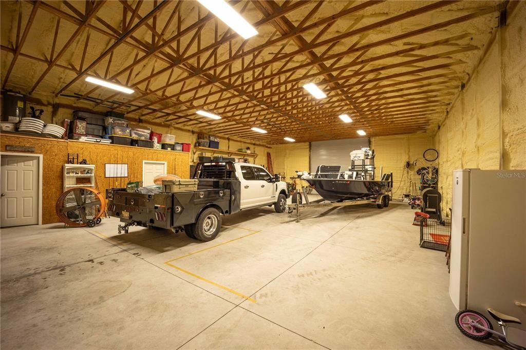 Spacious barn with RV hookups!