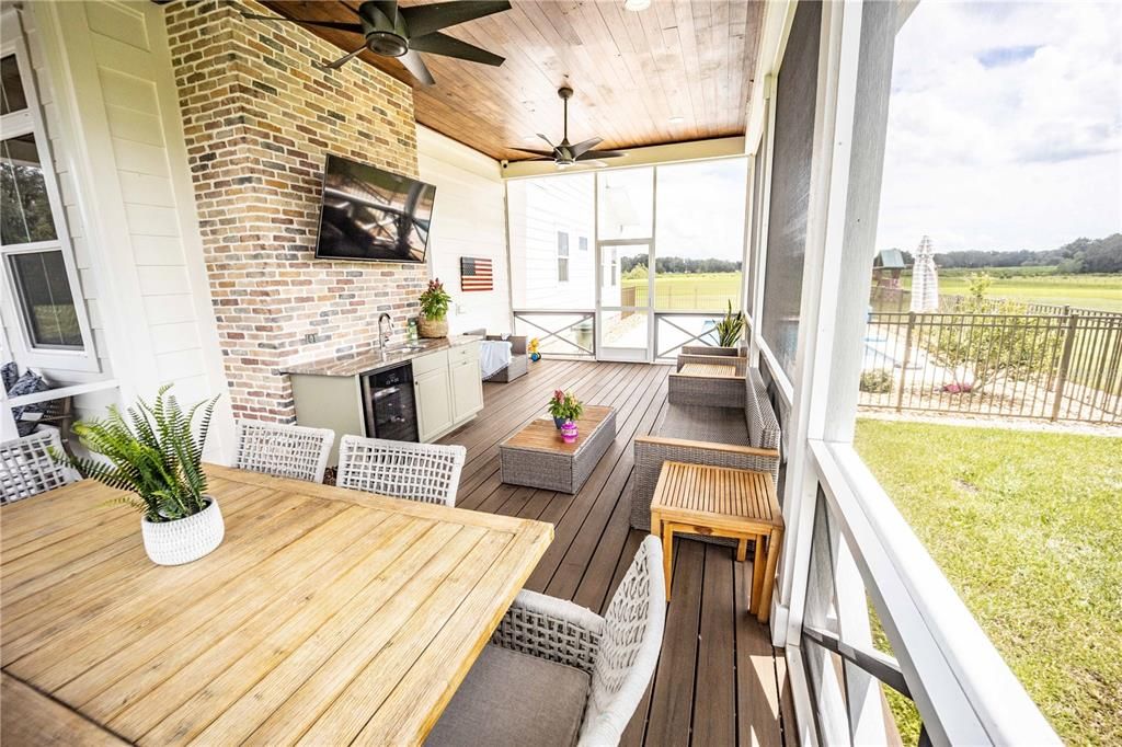 Outside patio with summer kitchen!