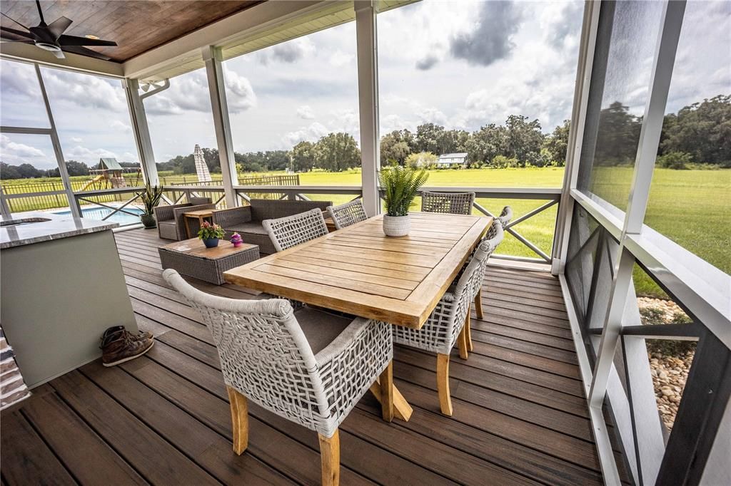 Outside patio with summer kitchen!