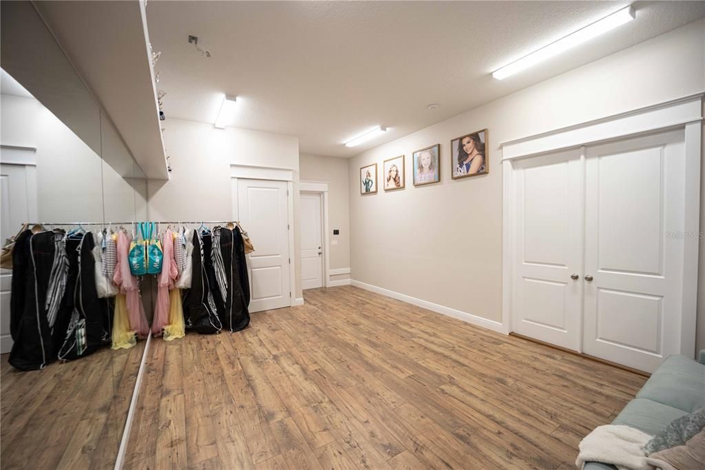 Garage/ Dance Room/ Trophy Studio