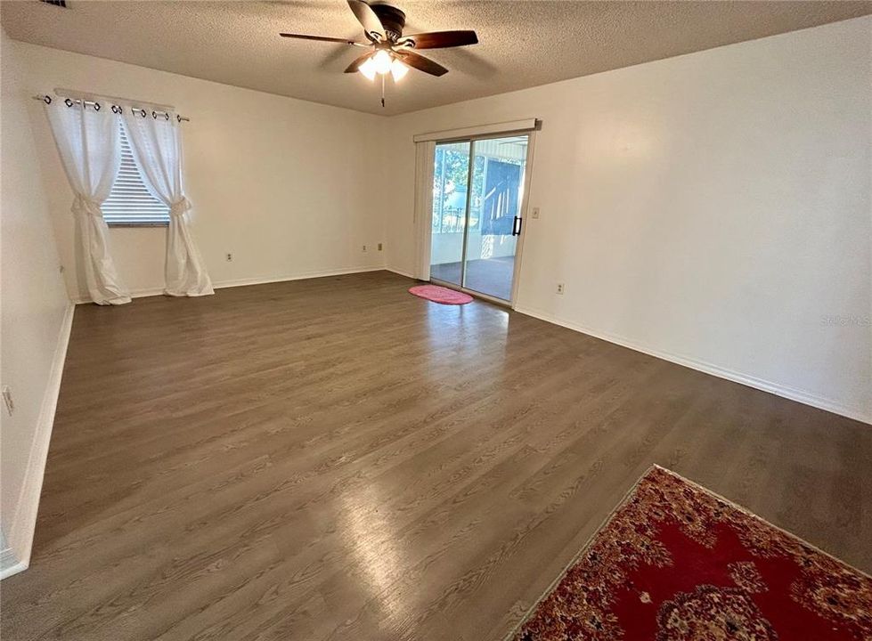 For Sale: $199,500 (2 beds, 2 baths, 1308 Square Feet)
