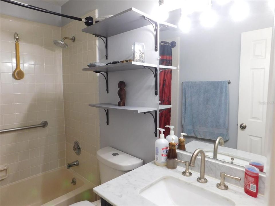 Recently Sold: $264,000 (2 beds, 2 baths, 1194 Square Feet)