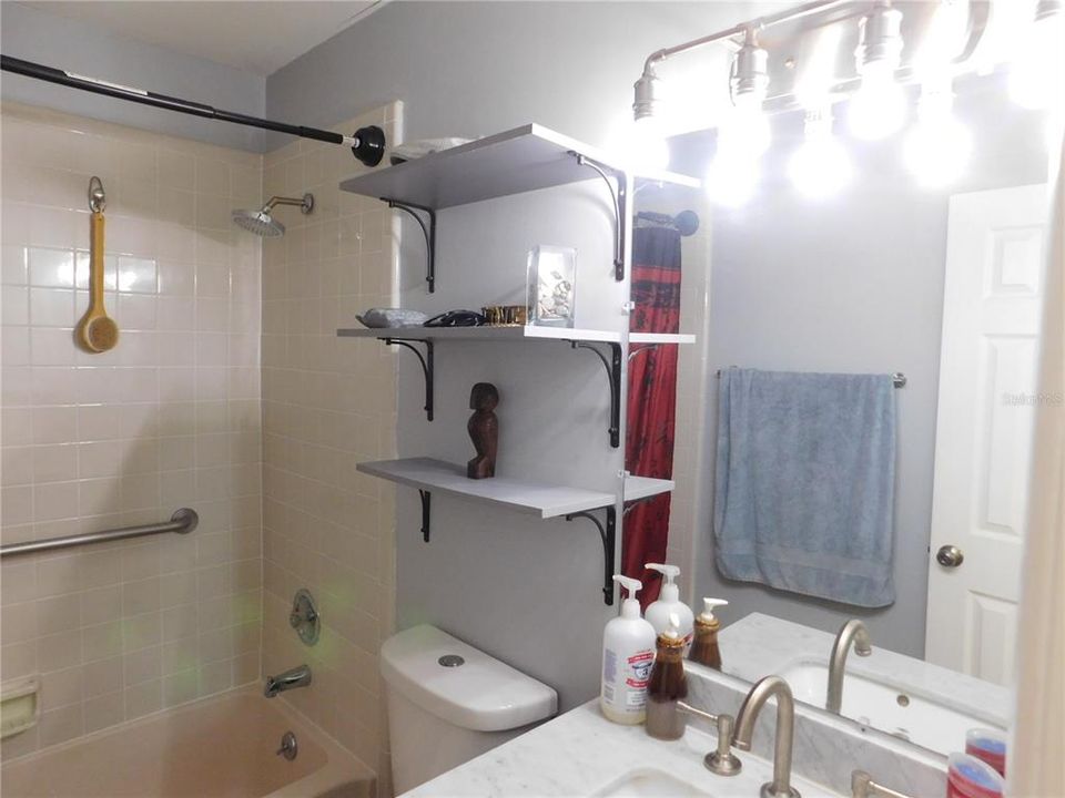 Recently Sold: $264,000 (2 beds, 2 baths, 1194 Square Feet)
