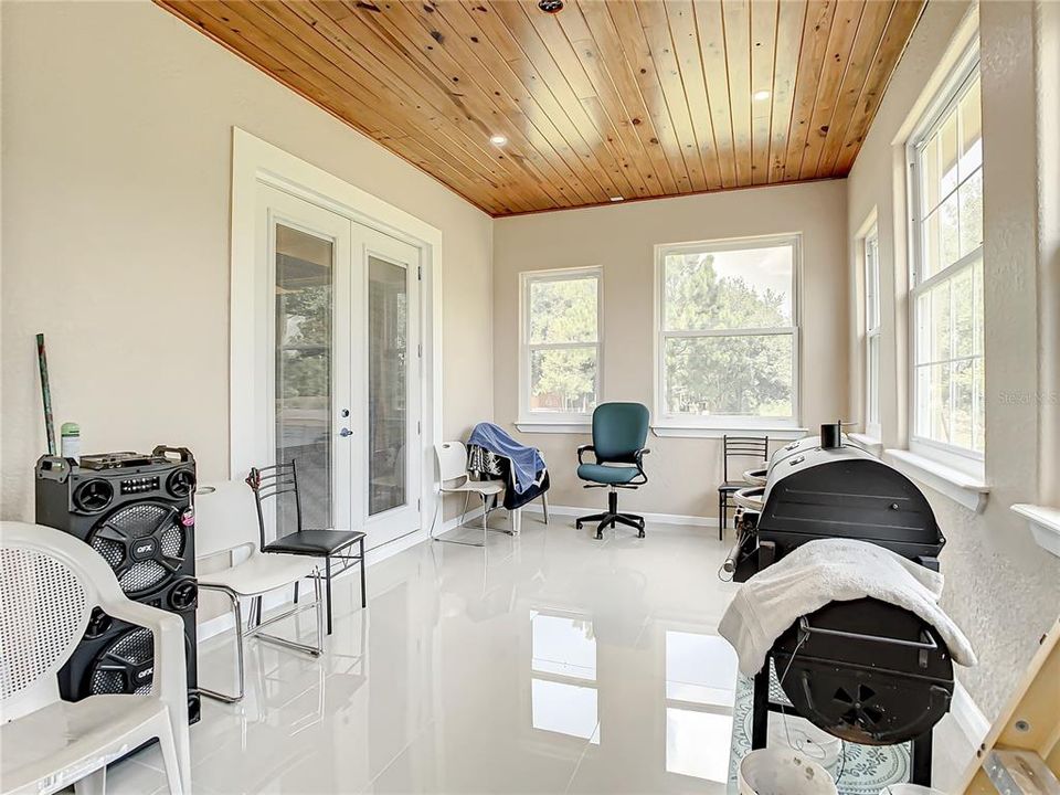 For Sale: $1,149,000 (3 beds, 2 baths, 2267 Square Feet)