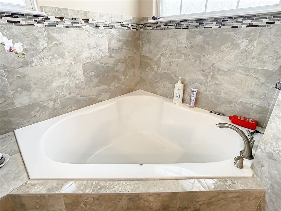 For Sale: $1,149,000 (3 beds, 2 baths, 2267 Square Feet)