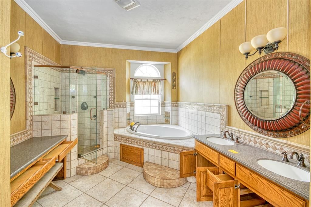 Недавно продано: $375,000 (3 спален, 2 ванн, 2417 Квадратных фут)