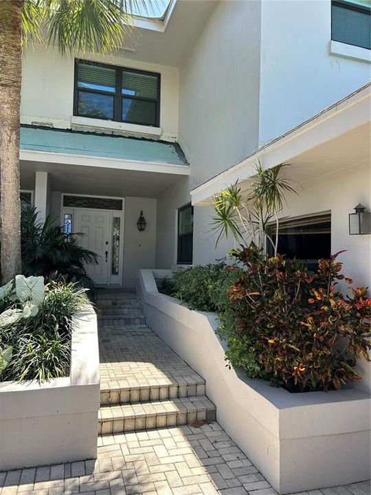 Недавно продано: $585,000 (3 спален, 2 ванн, 1660 Квадратных фут)