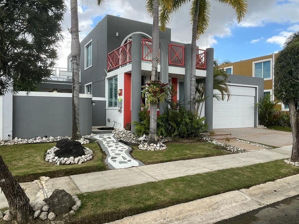 Recently Sold: $349,000 (3 beds, 2 baths, 2015 Square Feet)