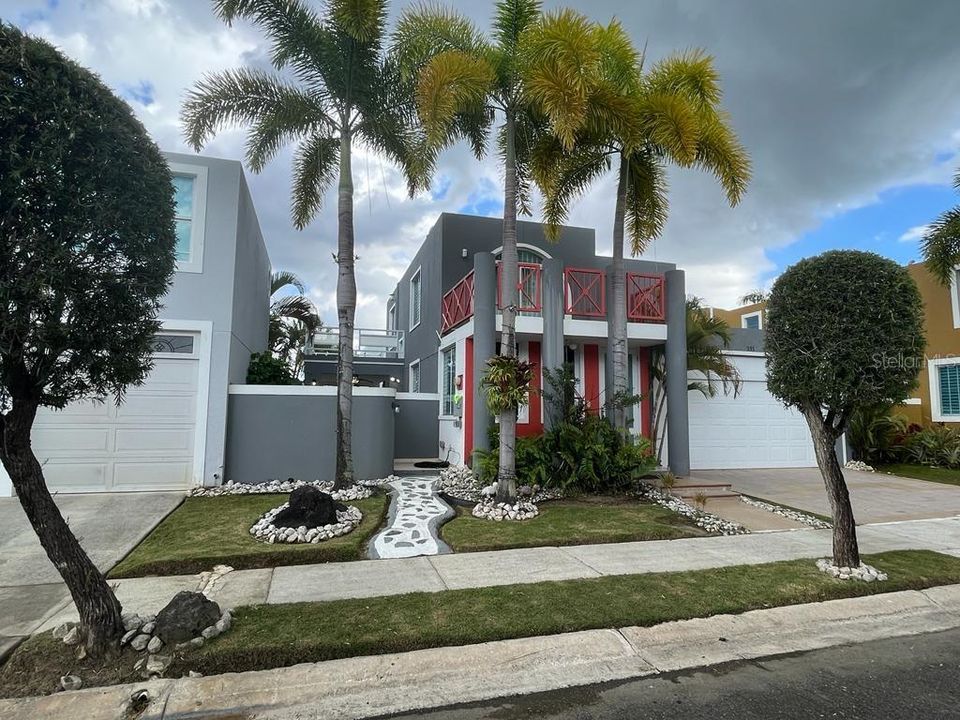 Vendido Recientemente: $349,000 (3 camas, 2 baños, 2015 Pies cuadrados)