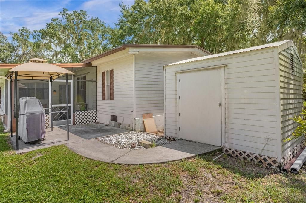 Recently Sold: $137,000 (2 beds, 2 baths, 1440 Square Feet)