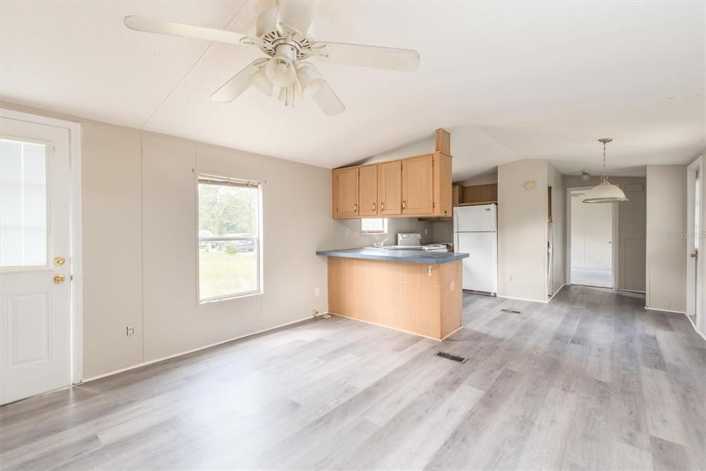 Recently Sold: $114,000 (2 beds, 2 baths, 784 Square Feet)
