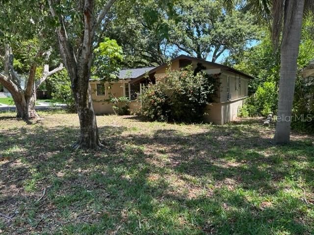 Recently Sold: $145,000 (2 beds, 1 baths, 926 Square Feet)