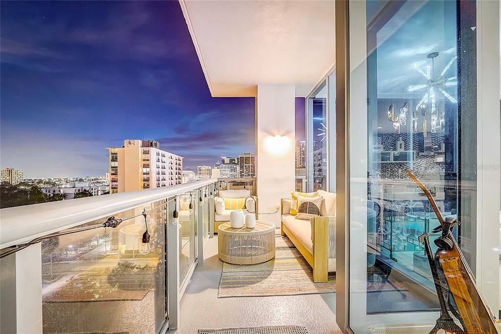 Vendido Recientemente: $699,975 (2 camas, 2 baños, 2000 Pies cuadrados)