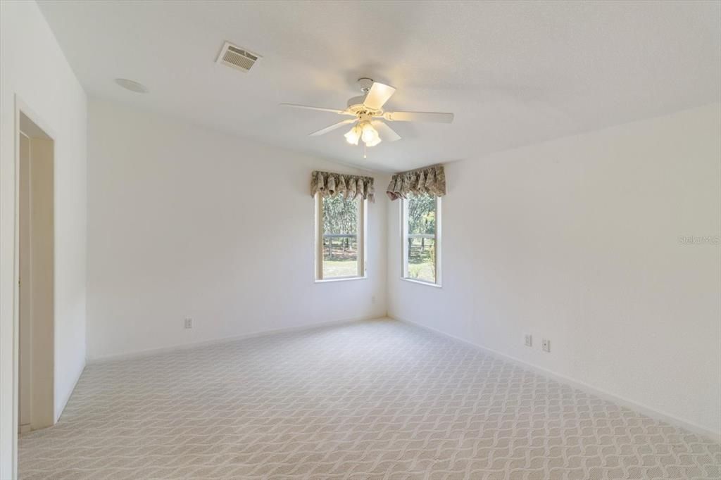 Active With Contract: $398,000 (3 beds, 2 baths, 2080 Square Feet)