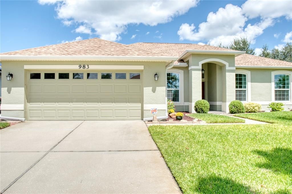 Recently Sold: $420,000 (3 beds, 2 baths, 1927 Square Feet)