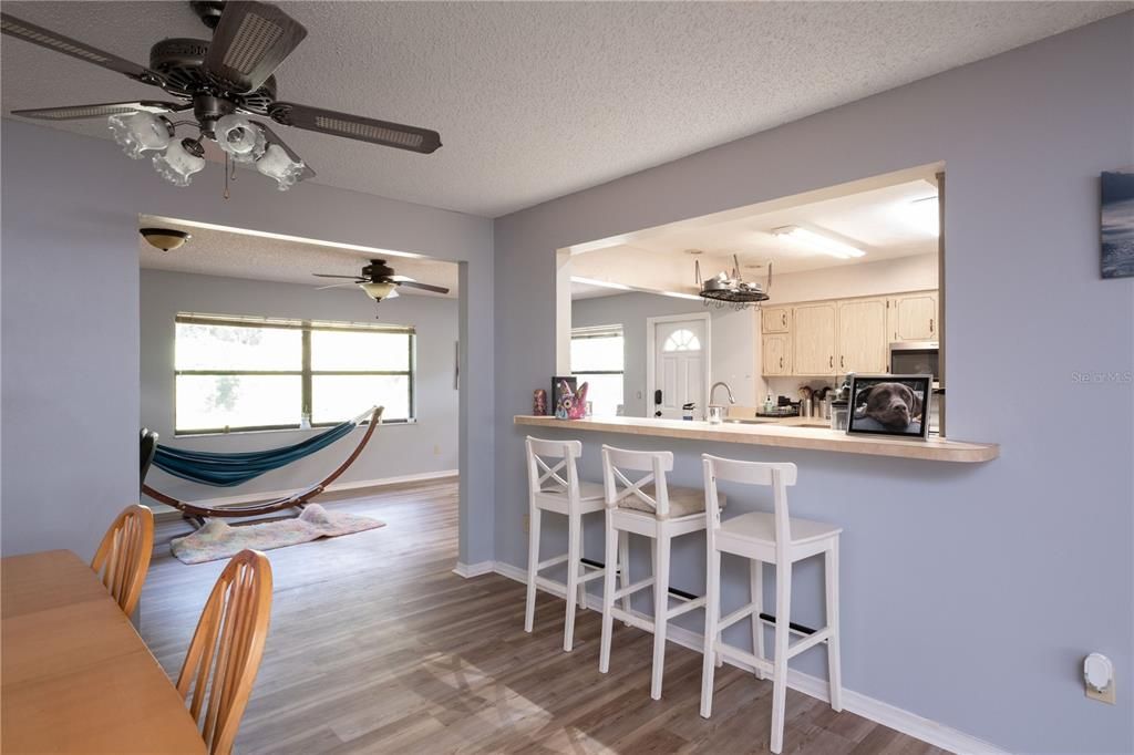 Recently Sold: $375,000 (3 beds, 2 baths, 2482 Square Feet)
