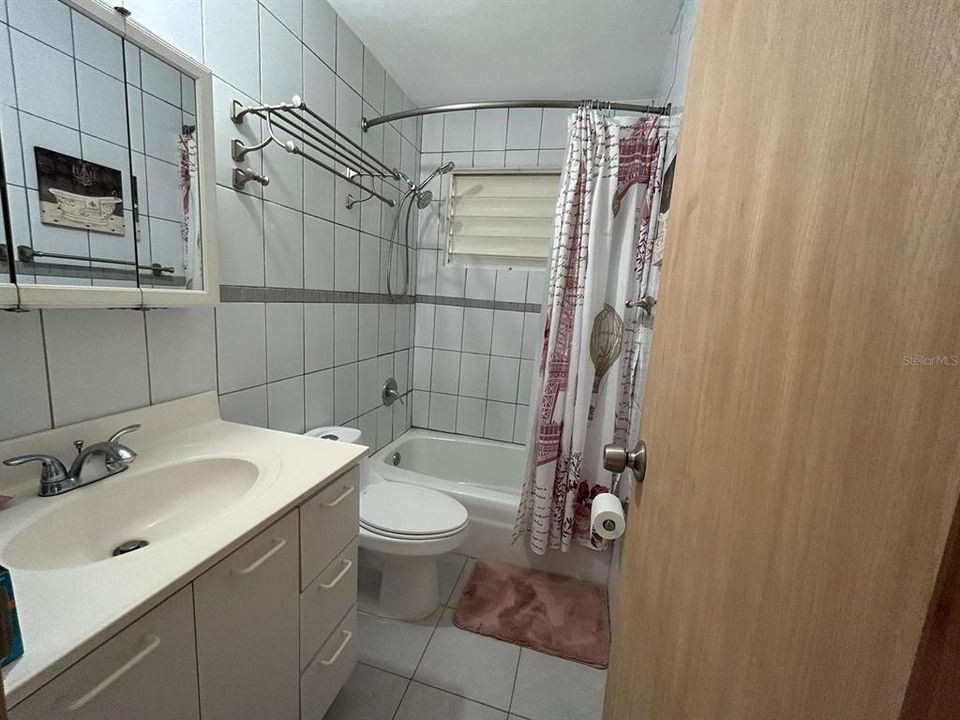 Vendido Recientemente: $170,000 (2 camas, 2 baños, 821 Pies cuadrados)