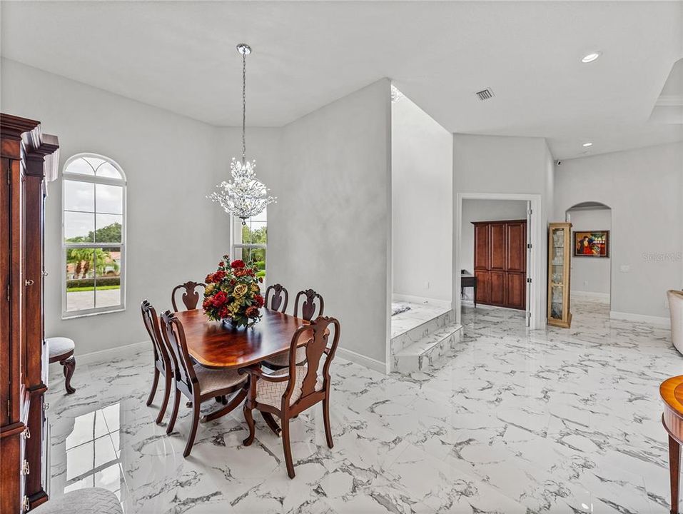 Recently Sold: $925,000 (4 beds, 3 baths, 2903 Square Feet)