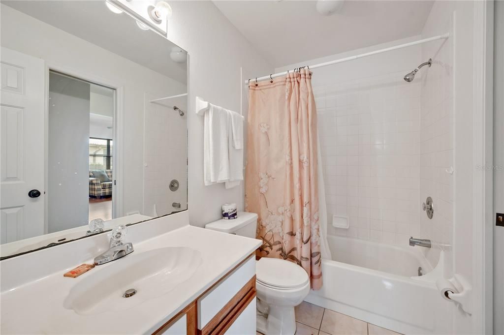 最近售出: $150,000 (2 贝兹, 2 浴室, 1038 平方英尺)