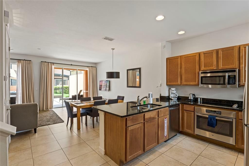 Recently Sold: $320,000 (2 beds, 2 baths, 1350 Square Feet)