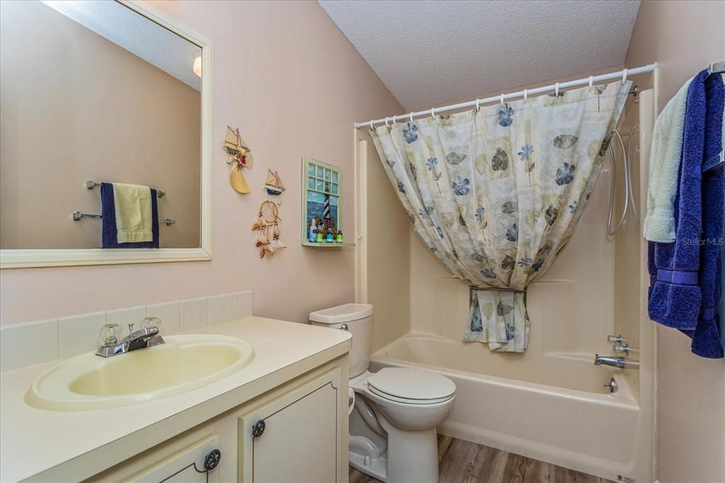 最近售出: $210,000 (2 贝兹, 2 浴室, 1056 平方英尺)