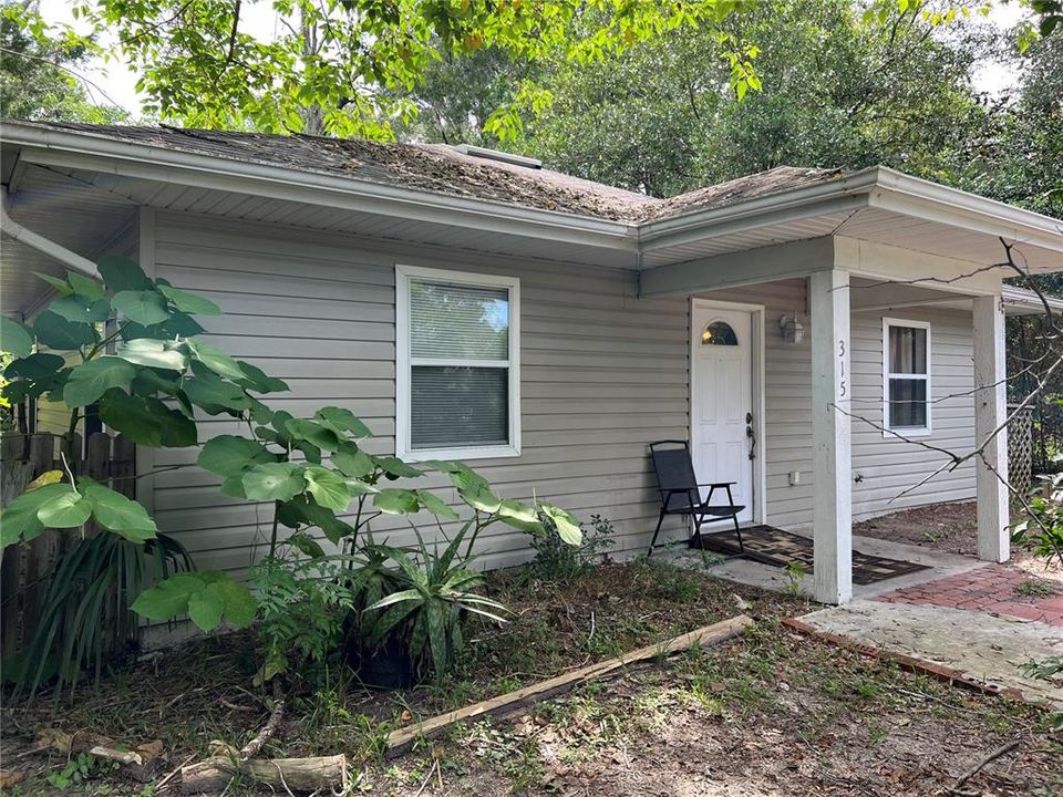 Recently Sold: $125,000 (2 beds, 1 baths, 864 Square Feet)