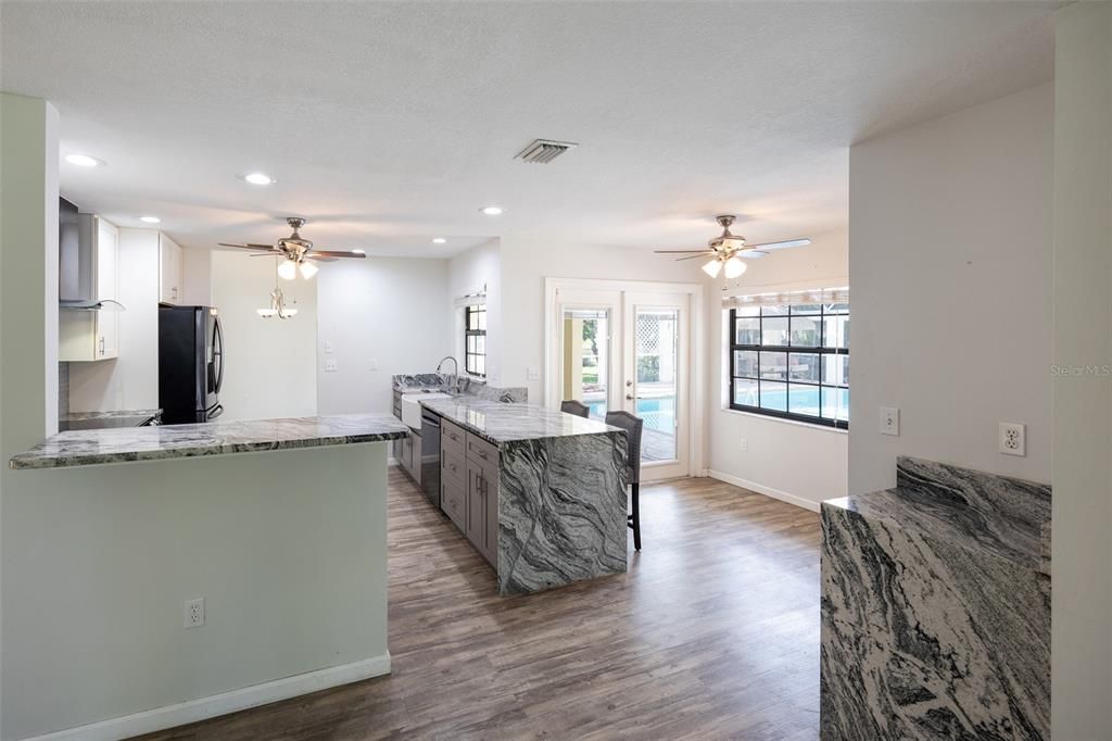 Active With Contract: $474,900 (4 beds, 2 baths, 2139 Square Feet)