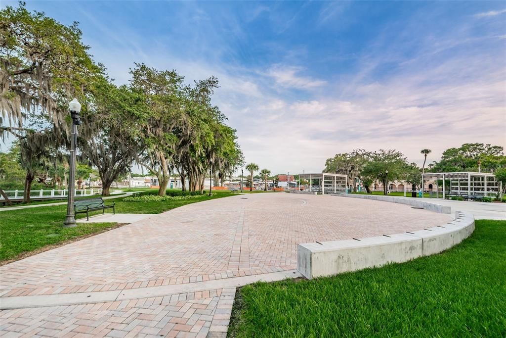 Recently Sold: $475,000 (3 beds, 2 baths, 1835 Square Feet)