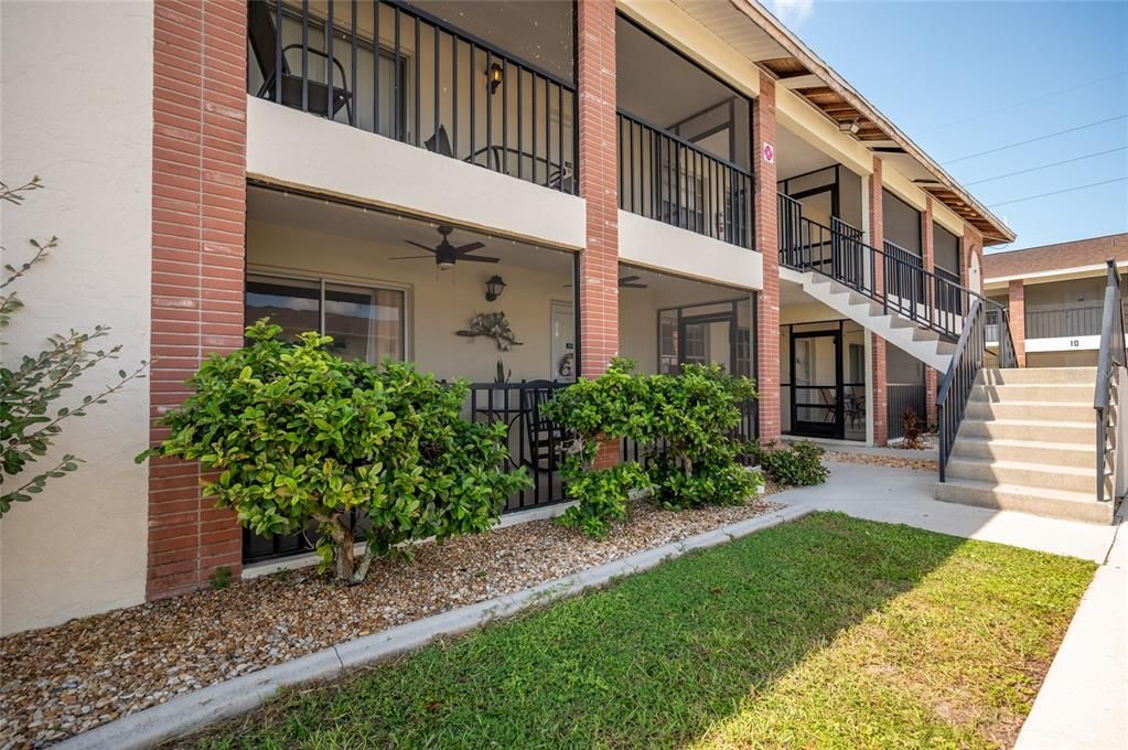 Recently Sold: $219,500 (2 beds, 2 baths, 1056 Square Feet)