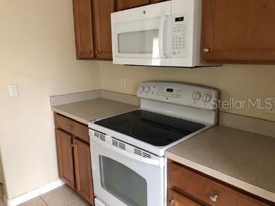 Recently Rented: $1,800 (3 beds, 2 baths, 1302 Square Feet)