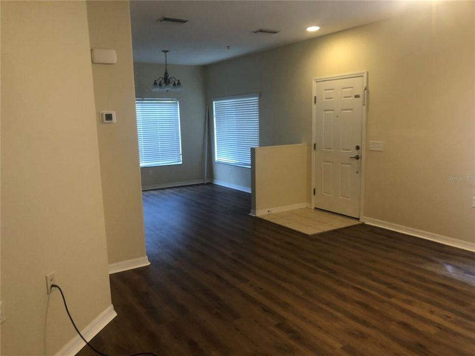 Recently Rented: $1,800 (3 beds, 2 baths, 1302 Square Feet)