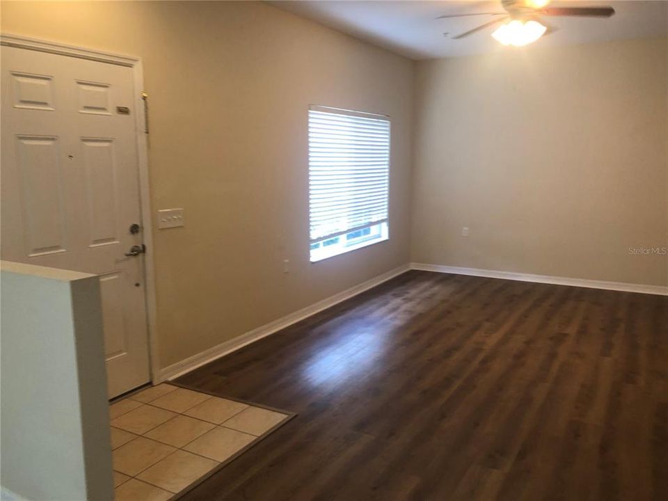 Recently Rented: $1,800 (3 beds, 2 baths, 1302 Square Feet)