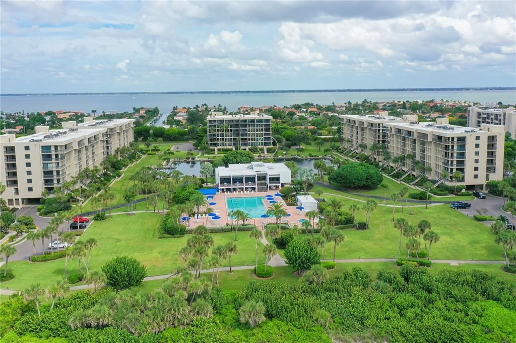 Recently Sold: $899,000 (2 beds, 2 baths, 1172 Square Feet)