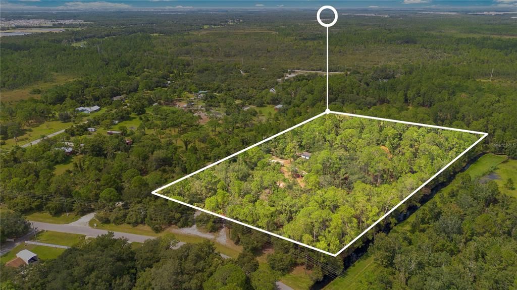 На продажу: $1,550,000 (5.33 acres)