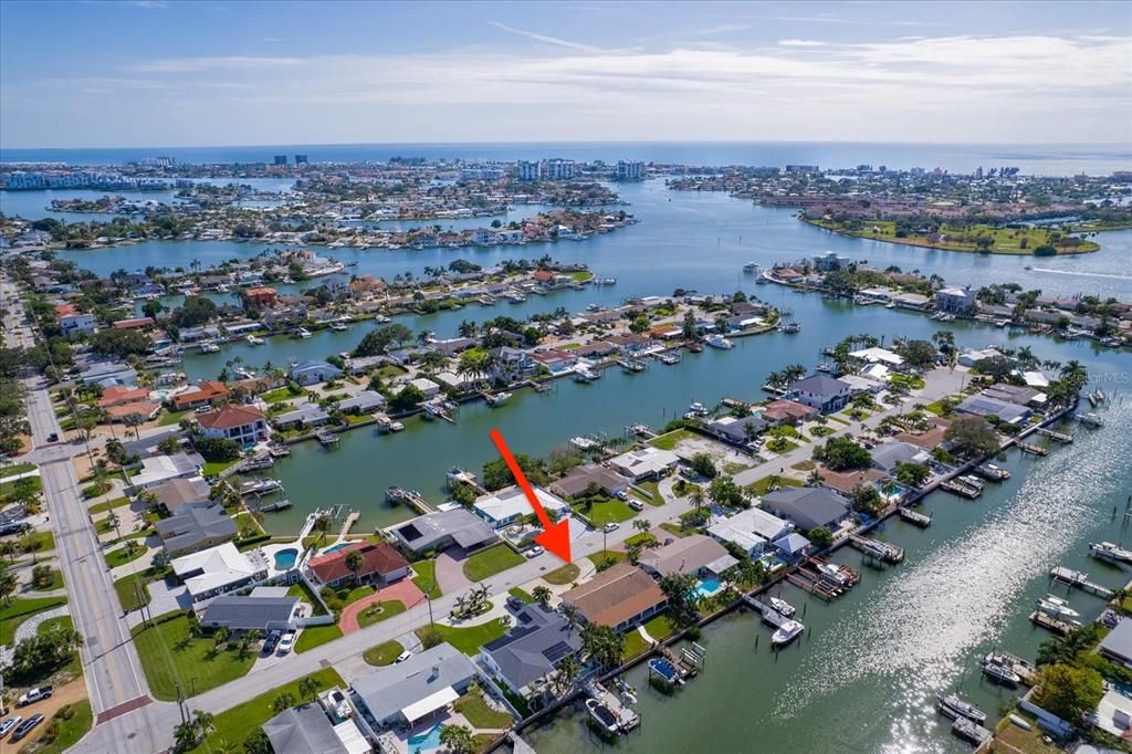 Recently Sold: $1,385,000 (3 beds, 2 baths, 1585 Square Feet)