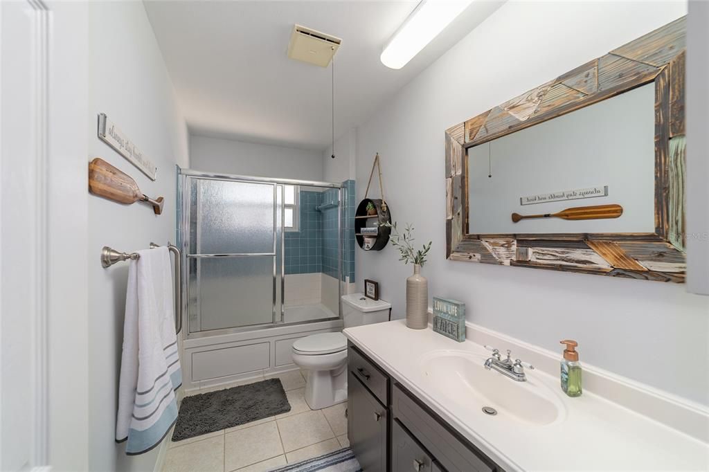 Recently Sold: $595,000 (3 beds, 2 baths, 2024 Square Feet)