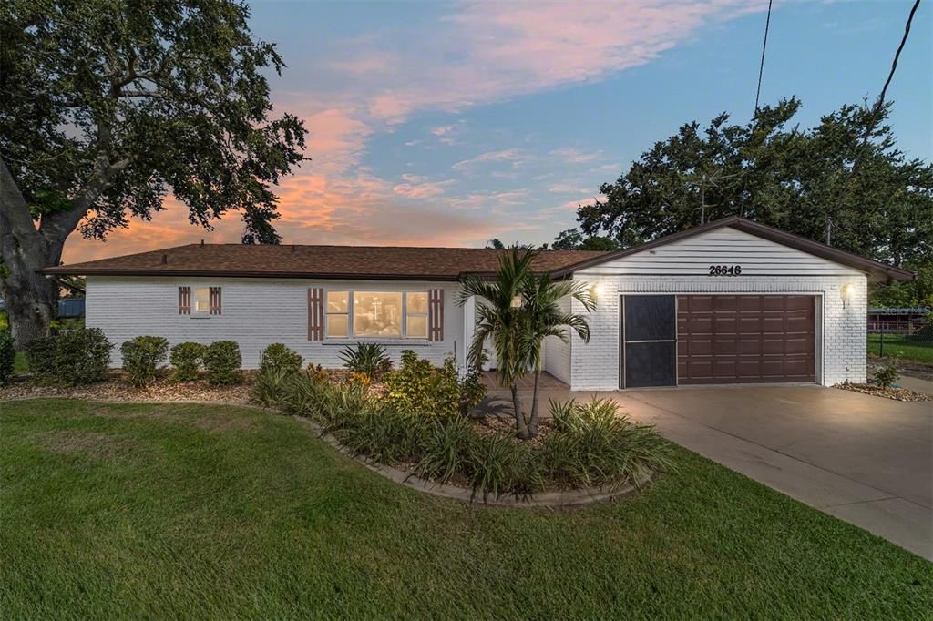 Recently Sold: $595,000 (3 beds, 2 baths, 2024 Square Feet)