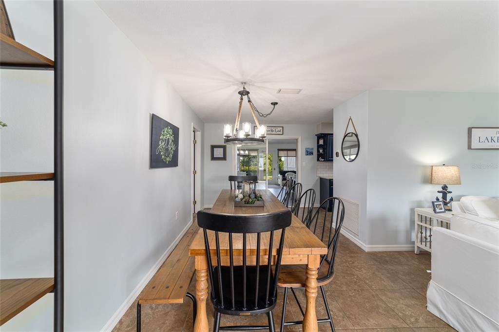 Recently Sold: $595,000 (3 beds, 2 baths, 2024 Square Feet)