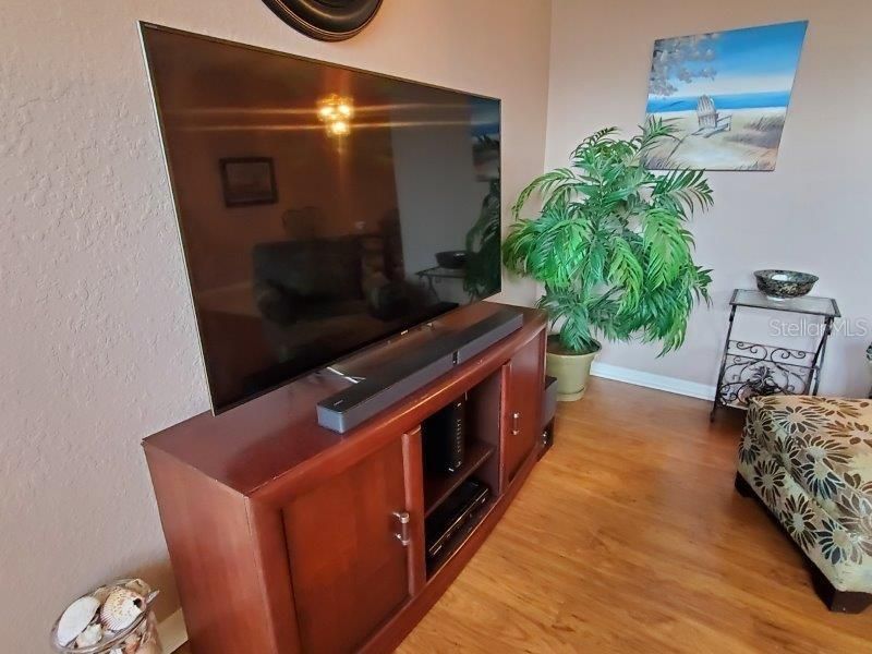 For Rent: $3,800 (2 beds, 2 baths, 1351 Square Feet)