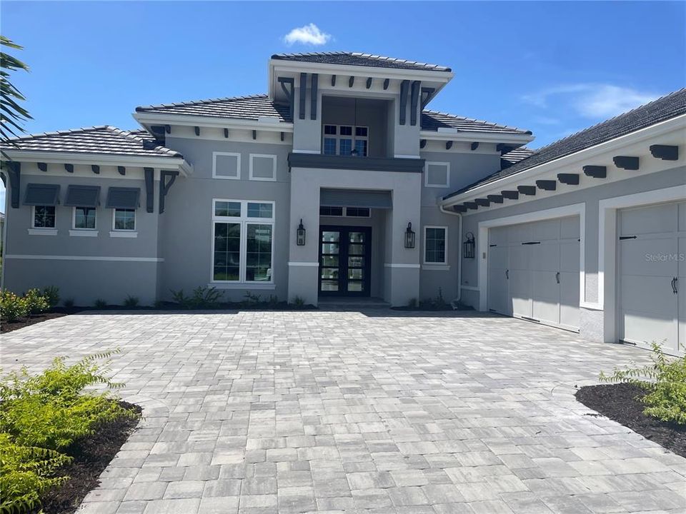 Recently Sold: $2,925,690 (5 beds, 5 baths, 4193 Square Feet)
