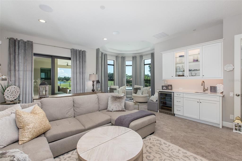 Recently Sold: $2,150,000 (5 beds, 5 baths, 4592 Square Feet)