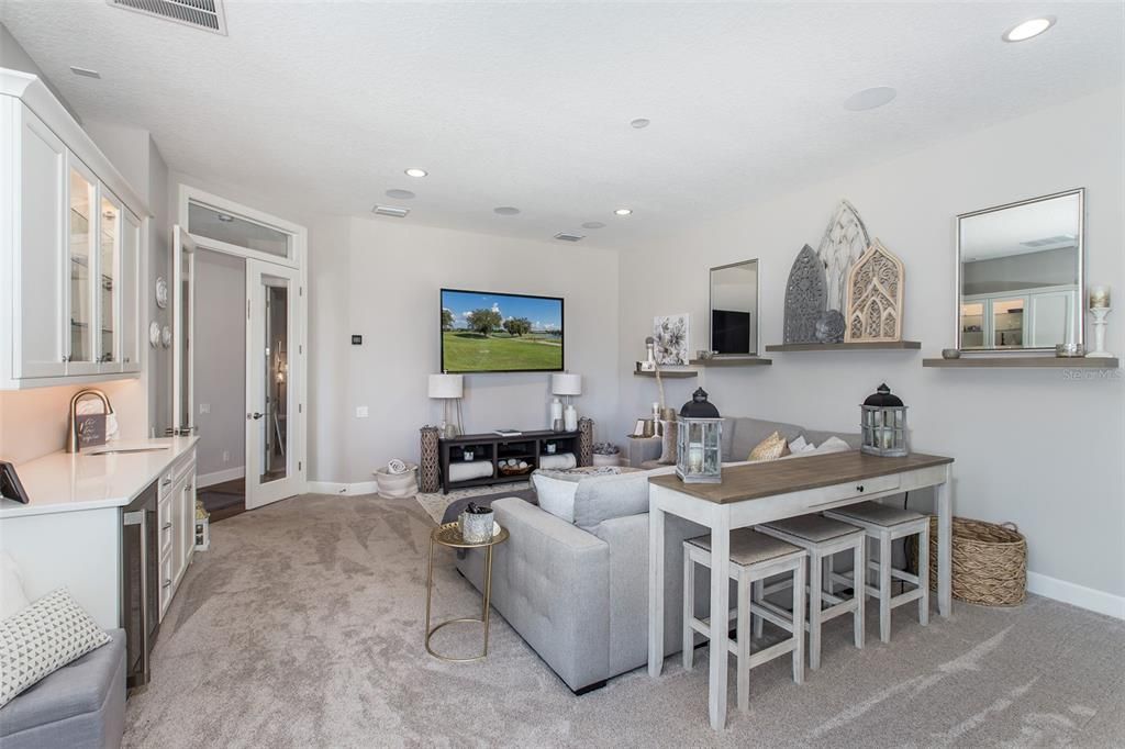 Recently Sold: $2,150,000 (5 beds, 5 baths, 4592 Square Feet)