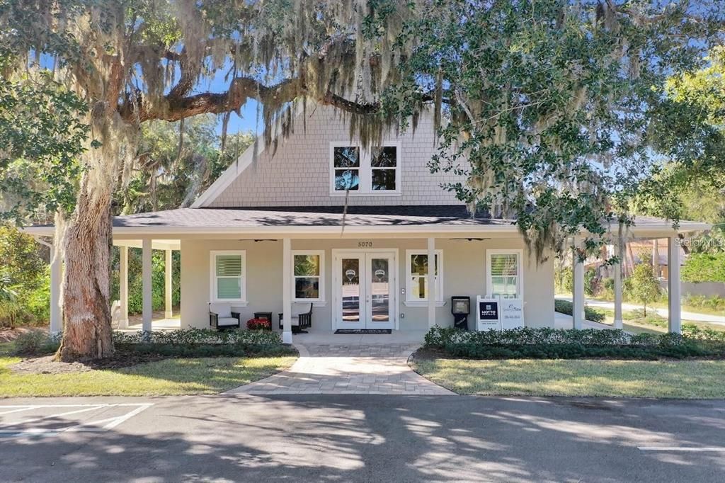 Apartment located on the 2nd floor.