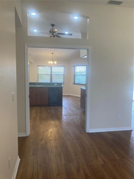 Active With Contract: $1,900 (3 beds, 2 baths, 2374 Square Feet)